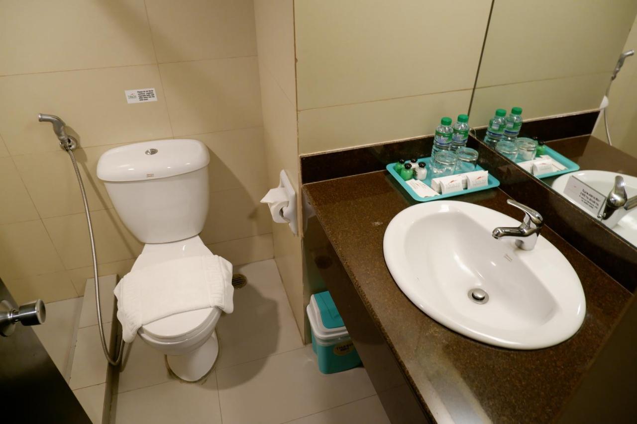 Tower Makati Business 3*